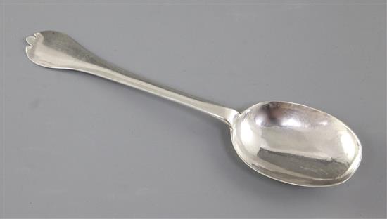 A Queen Anne Britannia standard silver trefid spoon, Length 190mm Weight 1.6oz/50grms